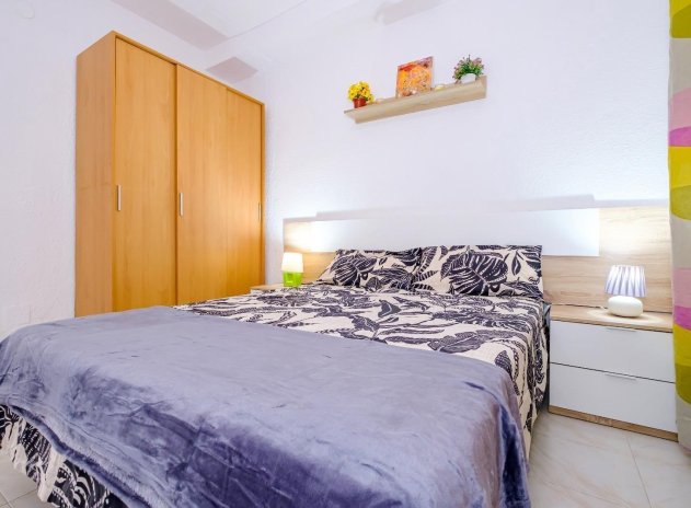 Resale - Bungalow - Torrevieja - Playa de los Naufragos