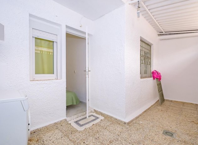 Resale - Bungalow - Torrevieja - Playa de los Naufragos