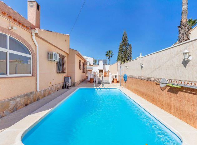 Resale - Villa - Torrevieja - La siesta