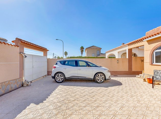 Resale - Villa - Torrevieja - La siesta