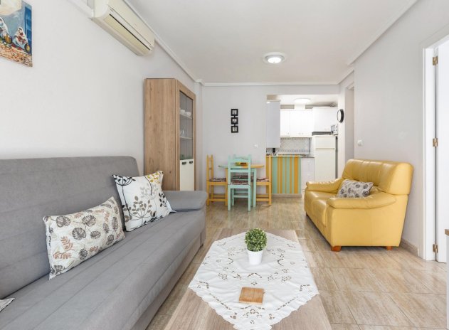 Resale - Apartment / flat - Torrevieja - Estacion de autobuses