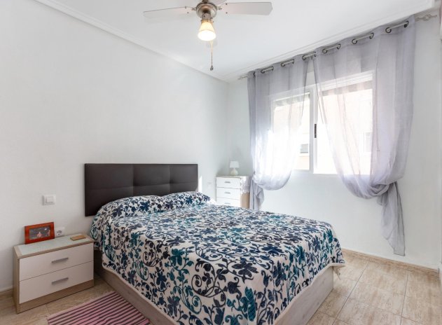 Resale - Apartment / flat - Torrevieja - Estacion de autobuses