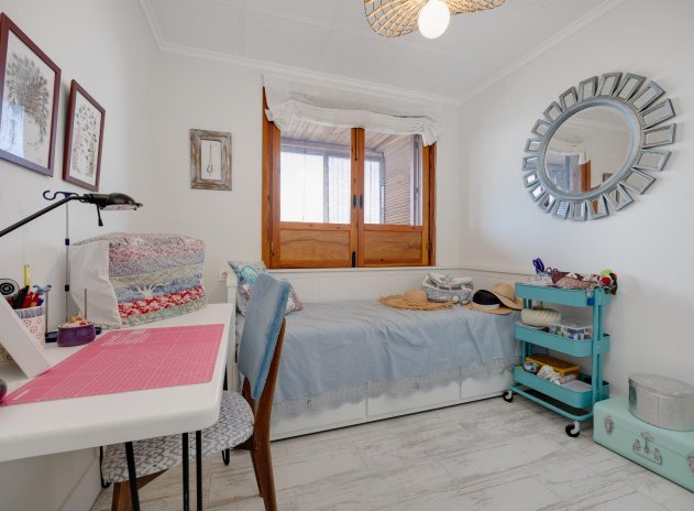 Resale - Apartment / flat - Torrevieja - El Acequión