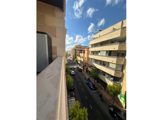 Resale - Apartment / flat - Torrevieja - Centro