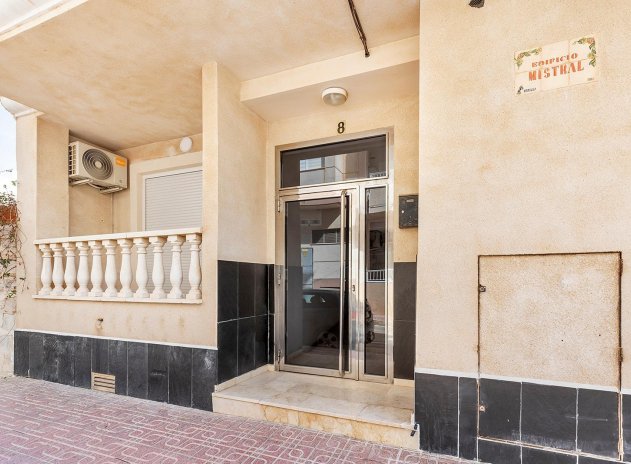 Herverkoop - Appartement / flat - Torrevieja - La Mata pueblo