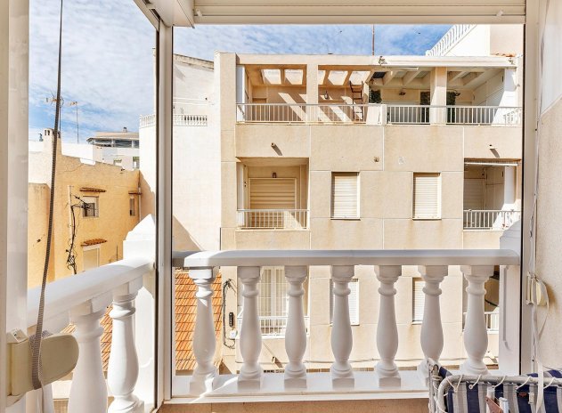 Resale - Apartment / flat - Torrevieja - La Mata pueblo