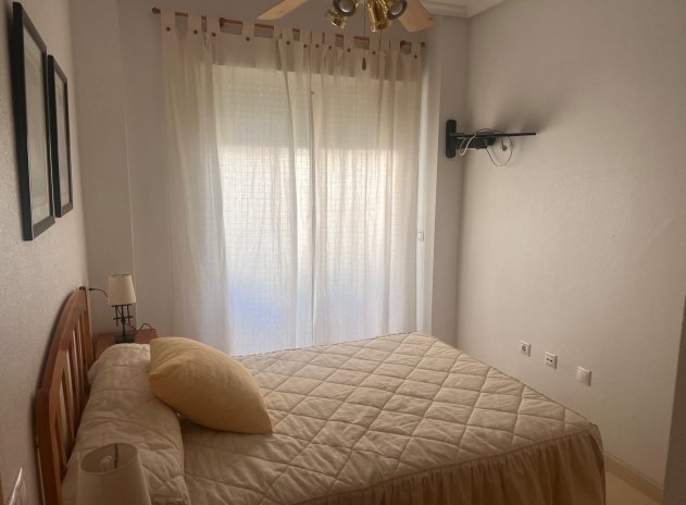 Resale - Apartment / flat - Torrevieja - Habaneras