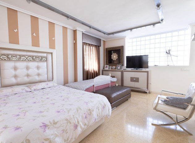 Resale - Villa - Torrevieja - Cabo cervera