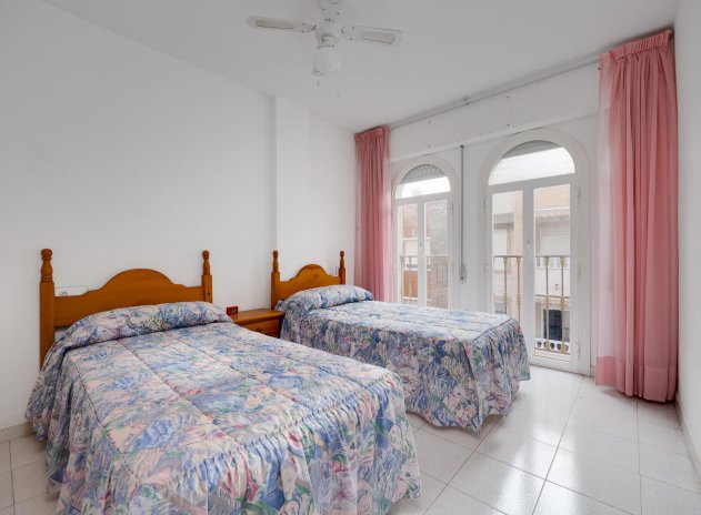 Herverkoop - Appartement / flat - Torrevieja - Playa de los Naufragos