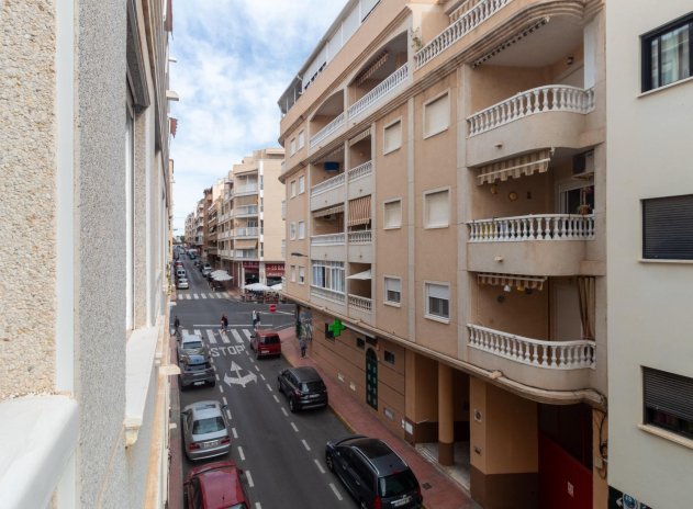 Resale - Apartment / flat - Torrevieja - Playa del cura