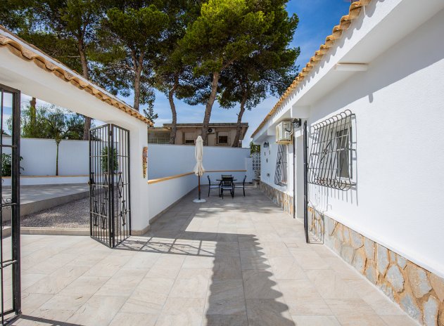 Herverkoop - Villa - Torrevieja - Los Balcones