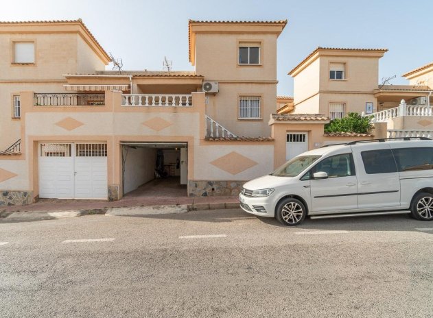 Herverkoop - Terraced house - Torrevieja - Los altos