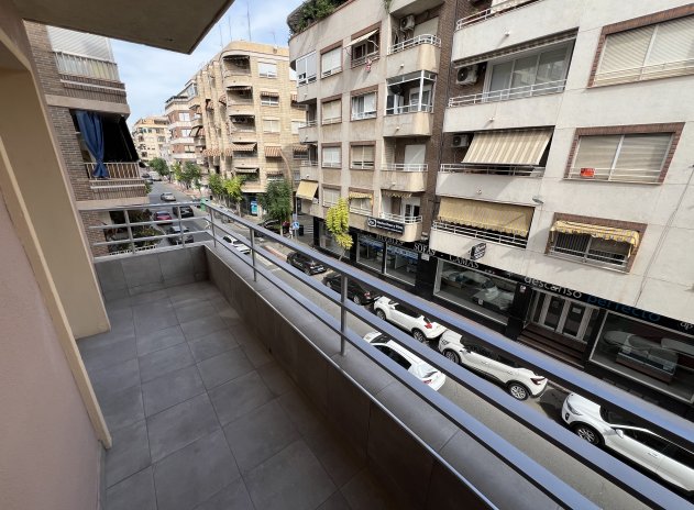 Resale - Apartment / flat - Torrevieja - Center