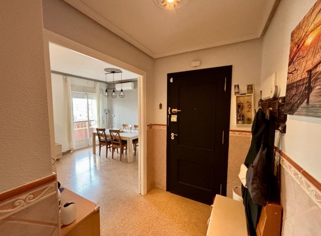 Reventa - Apartamento / piso - Los Montesinos