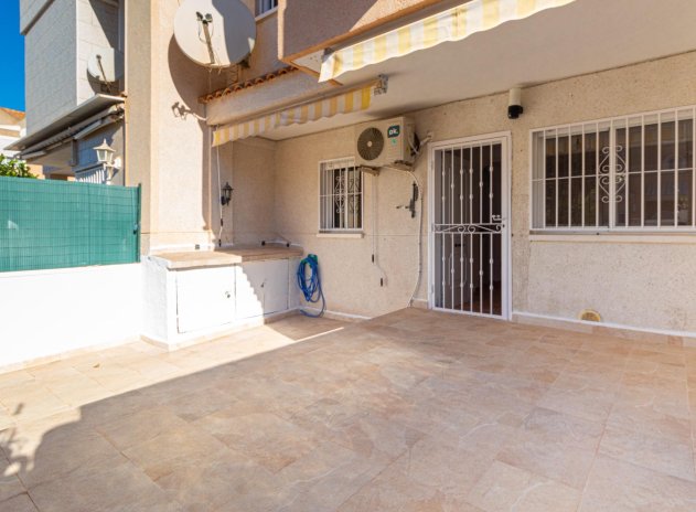 Herverkoop - Terraced house - Torrevieja - Aguas Nuevas