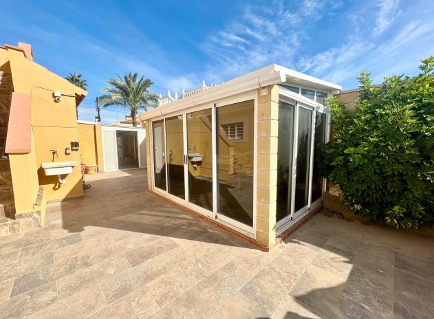 Resale - Villa - Torrevieja - El Chaparral