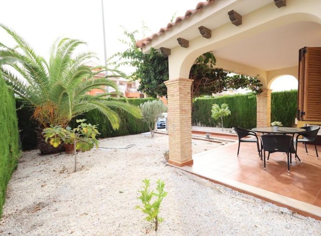 Wiederverkauf - Terraced house - Orihuela Costa - Punta Prima