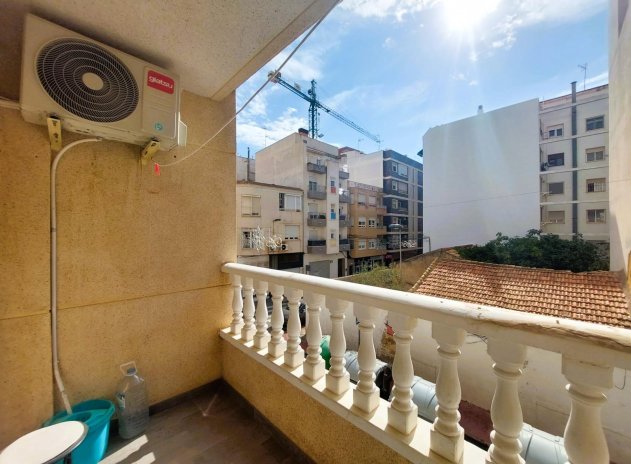 Herverkoop - Appartement / flat - Torrevieja - Paseo maritimo