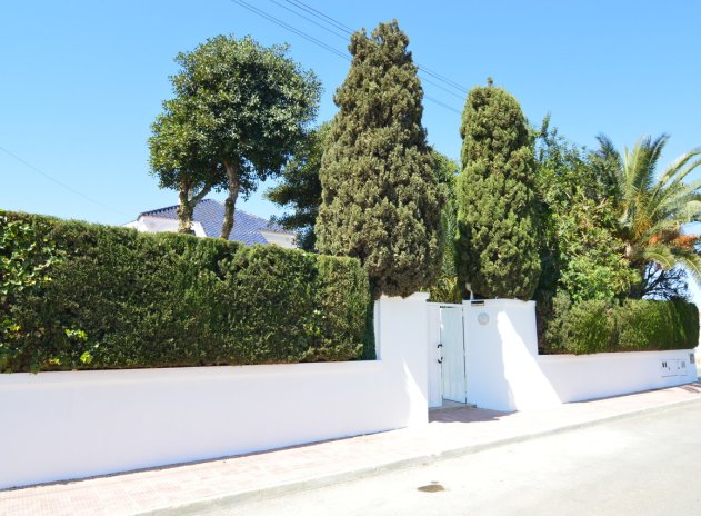 Resale - Villa - Torrevieja