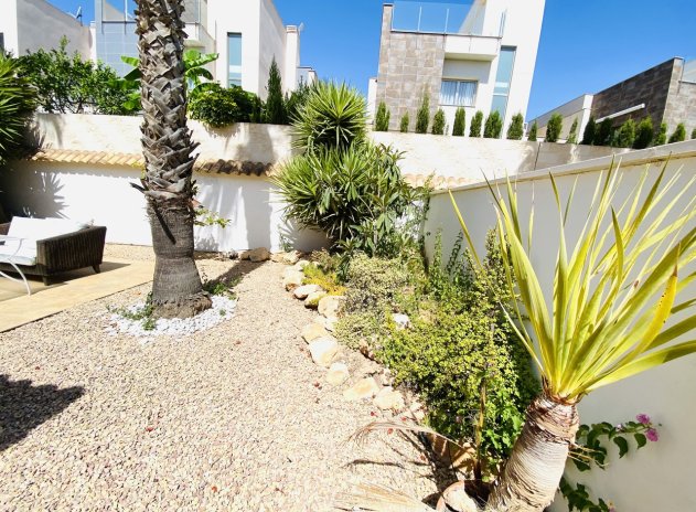 Resale - Villa - La Zenia