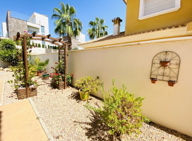 Resale - Villa - La Zenia