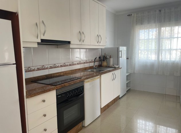 Resale - Apartment / flat - Orihuela - Villamartín