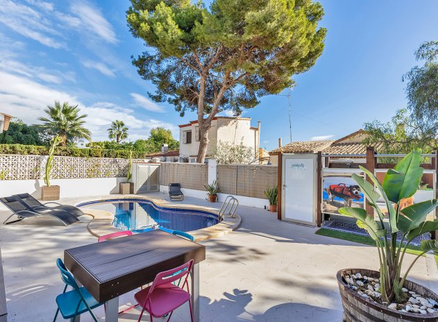 Resale - Villa - Orihuela Costa