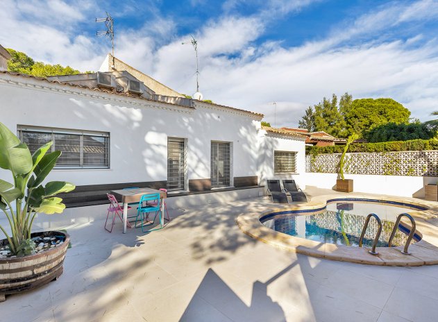 Resale - Villa - Orihuela Costa