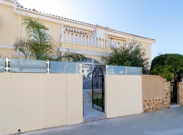 Resale - Bungalow - Torrevieja - Aguas Nuevas