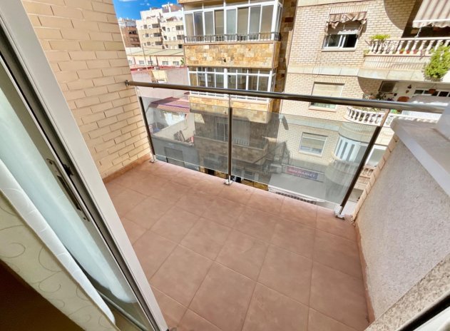 Resale - Apartment / flat - Torrevieja - Center