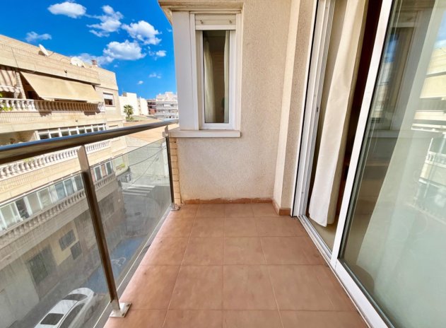 Resale - Apartment / flat - Torrevieja - Center