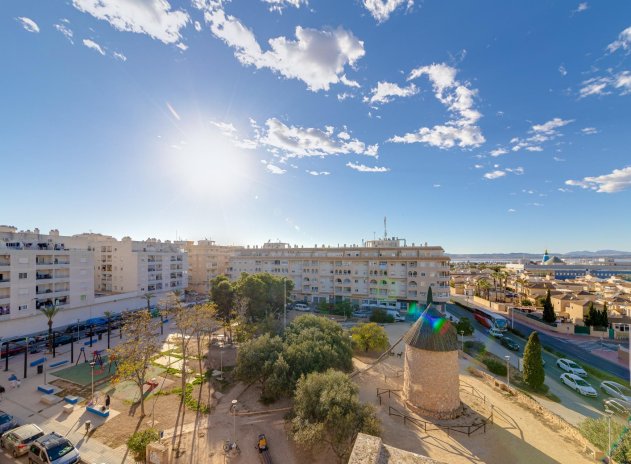 Resale - Apartment / flat - Torrevieja - Center