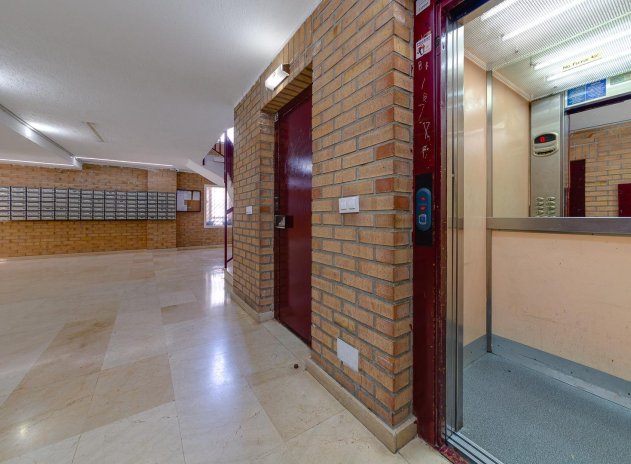 Resale - Apartment / flat - Torrevieja - Center