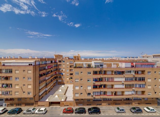 Resale - Apartment / flat - Torrevieja - Center