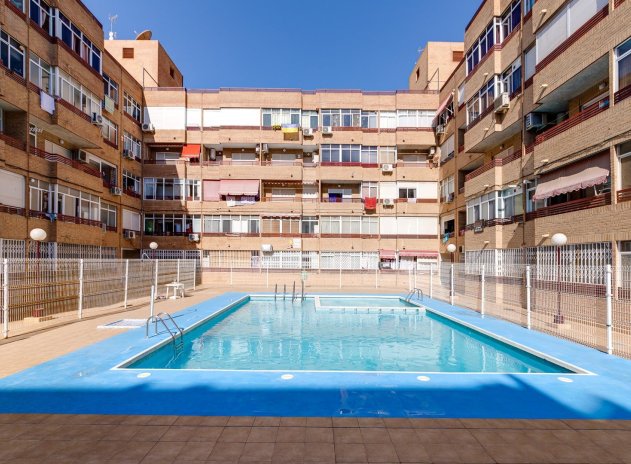 Resale - Apartment / flat - Torrevieja - Center