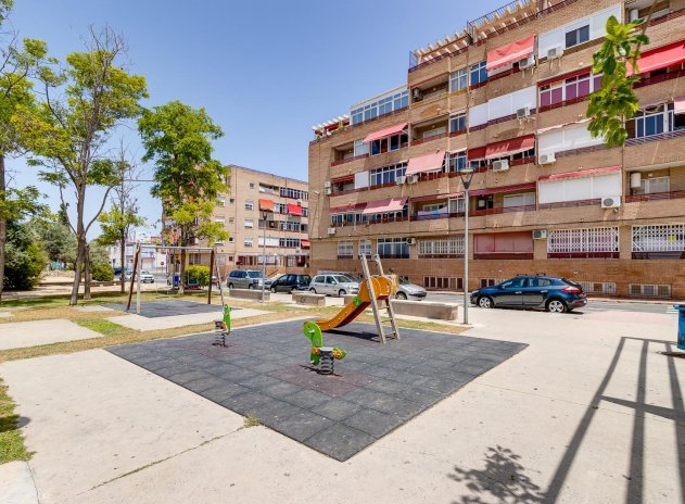 Resale - Apartment / flat - Torrevieja - Center