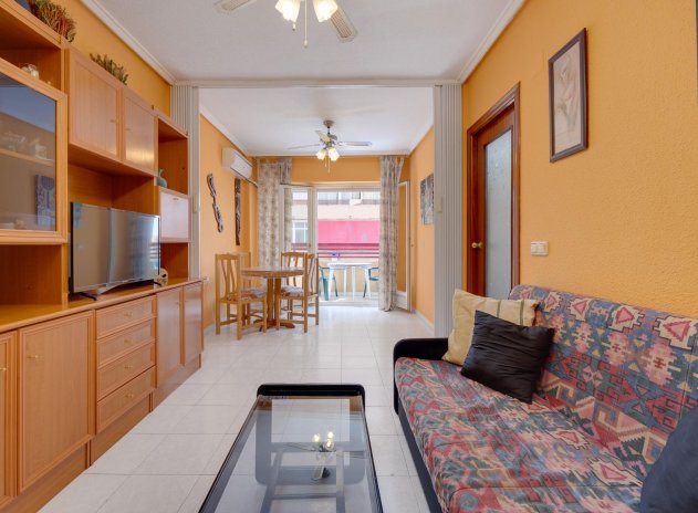 Resale - Apartment / flat - Torrevieja - Center