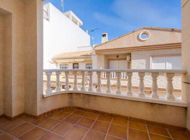 Herverkoop - Terraced house - Torrevieja - Estacion de autobuses