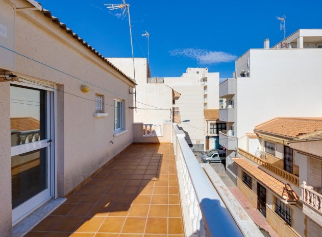 Herverkoop - Terraced house - Torrevieja - Estacion de autobuses