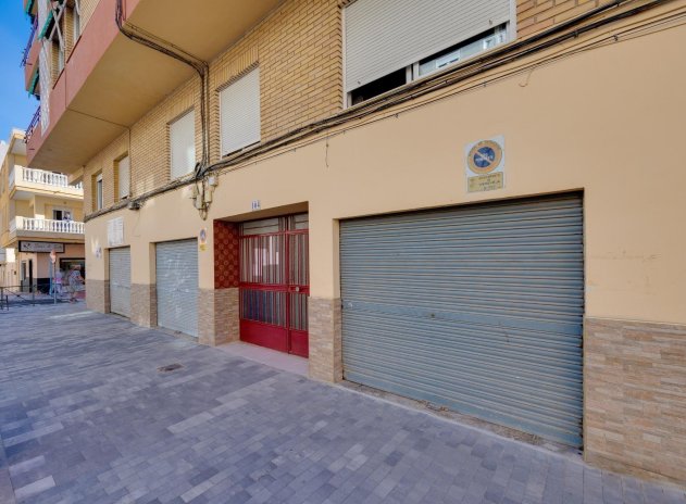 Herverkoop - Terraced house - Torrevieja - Estacion de autobuses