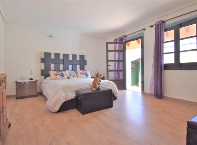 Resale - Villa - Orihuela Costa - Villamartín