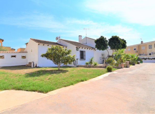 Resale - Villa - Orihuela Costa - Villamartín