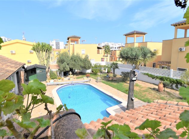 Resale - Villa - Orihuela Costa - Villamartín