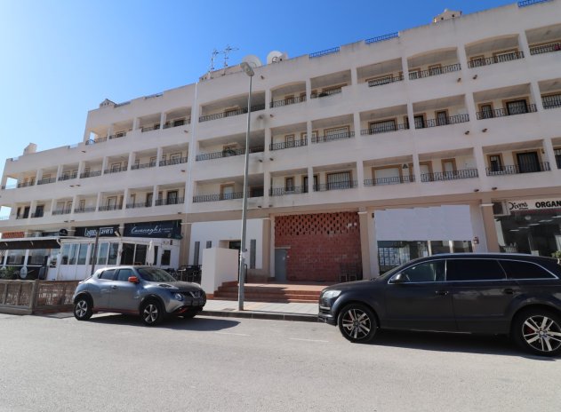 Reventa - Commercial Unit - Los Montesinos - Laguna Green