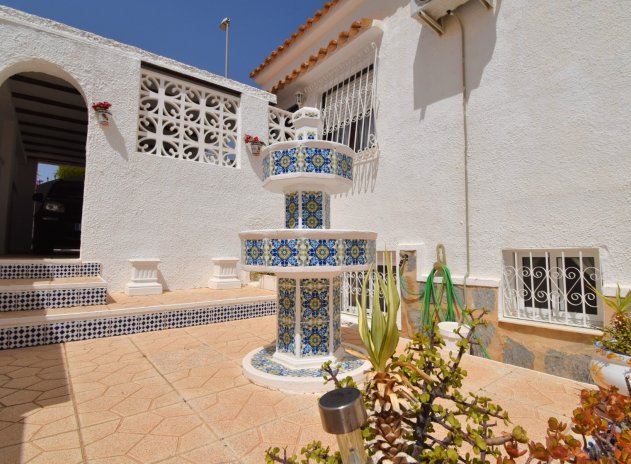 Wiederverkauf - Villa - Orihuela Costa - Villamartín