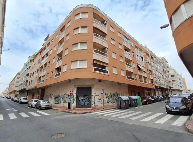 Resale - Apartment / flat - Torrevieja - Estacion de autobuses