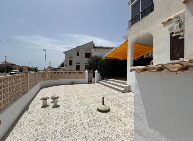 Reventa - Bungalow - Torrevieja - Aguas Nuevas