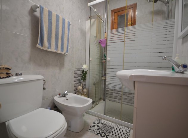 Reventa - Bungalow - Torrevieja - Aguas Nuevas