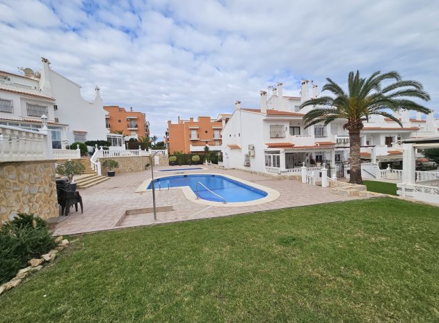 Resale - Town House - La Mata