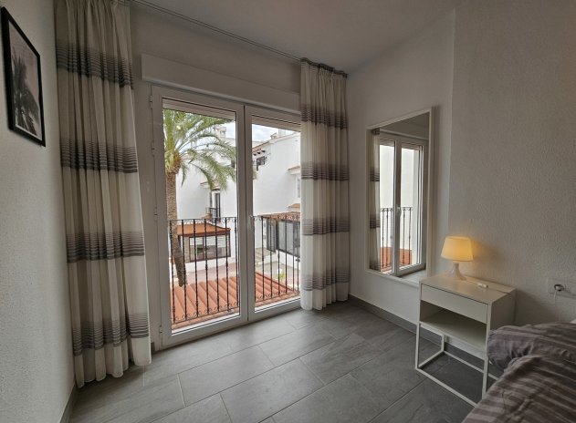 Resale - Town House - La Mata